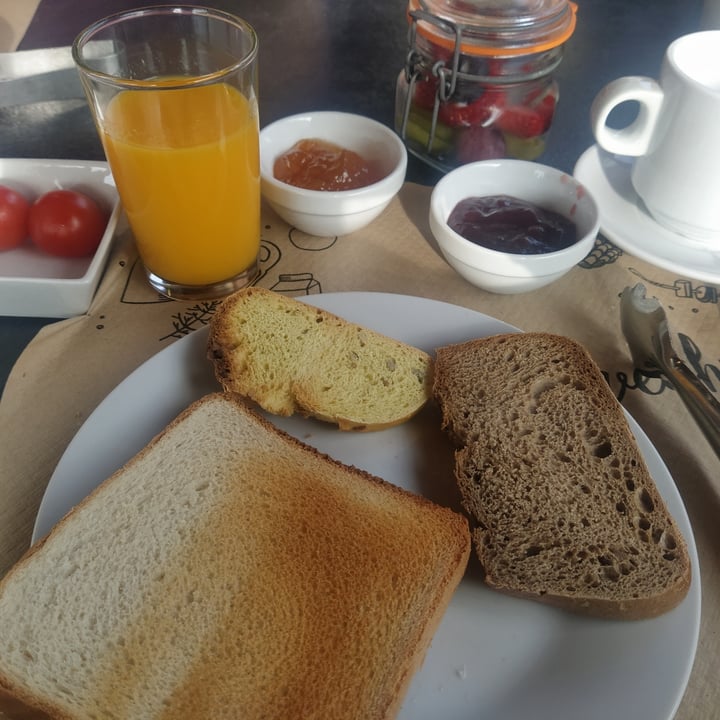 photo of Hotel ARTETXE Buffet Breakfast shared by @biancafurii on  07 Jun 2022 - review