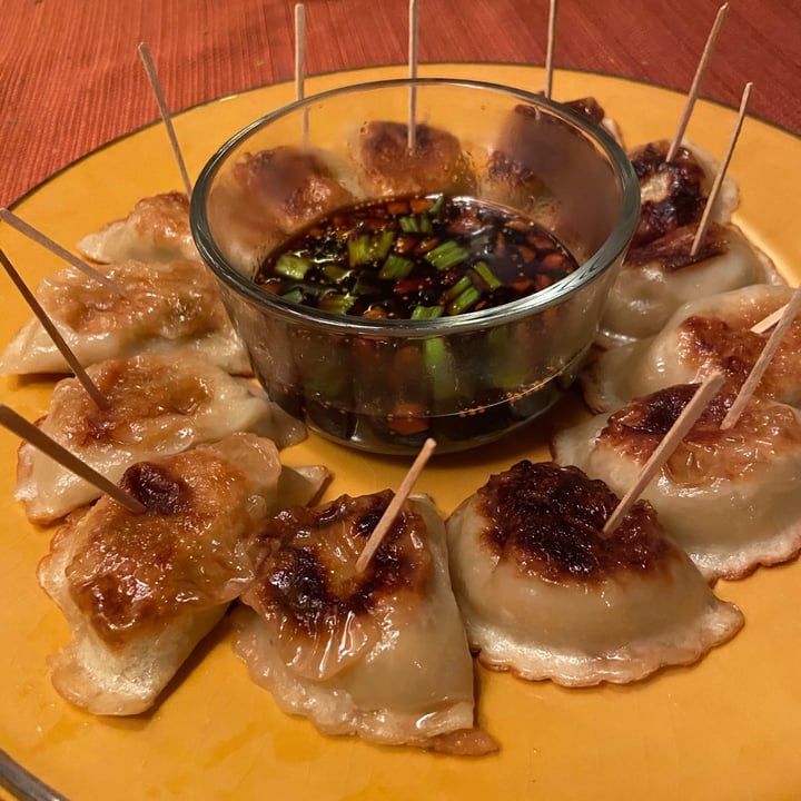 review photo of Nasoya Thai Basil Vegetable Dumplings shared by @hanrezac on 27 Dec 2020 - review