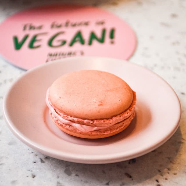 Photo du plat “Macarons /  Desserts”