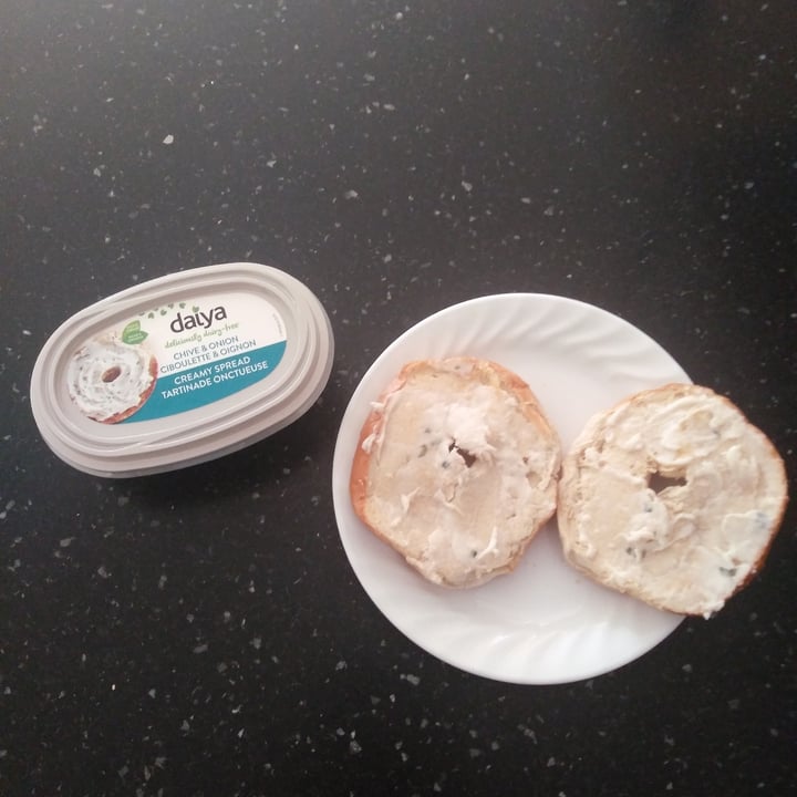 photo of Daiya Chive & Onion Cream Cheeze Style Spread shared by @practicallyvegan on  08 Oct 2020 - review