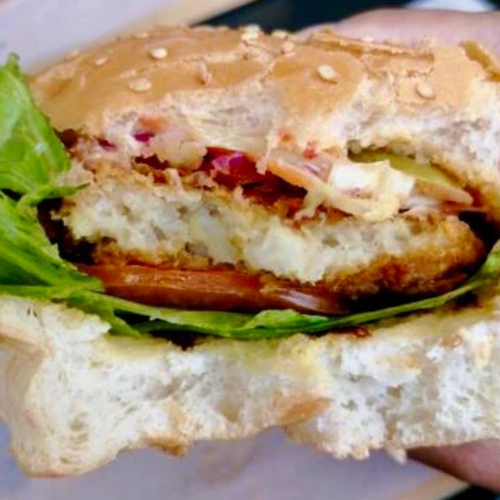 photo of The Vegan Chef, Craighall Crispy Chickn Burger shared by @globalvegan on  24 Sep 2021 - review