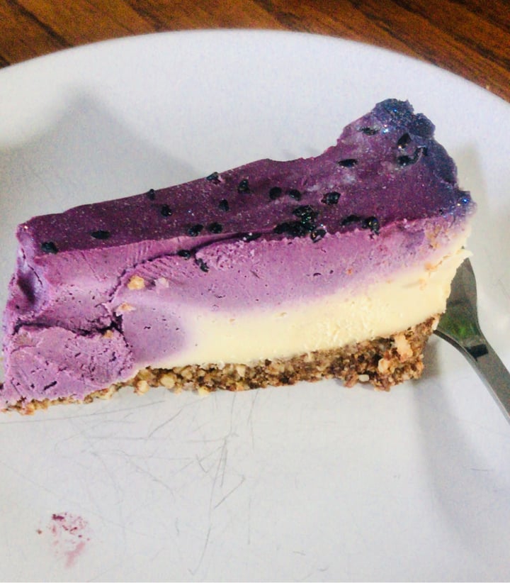 photo of The Conscious Kitchen Raw Berry Vegan Cheesecake shared by @tdunc on  27 Jul 2020 - review