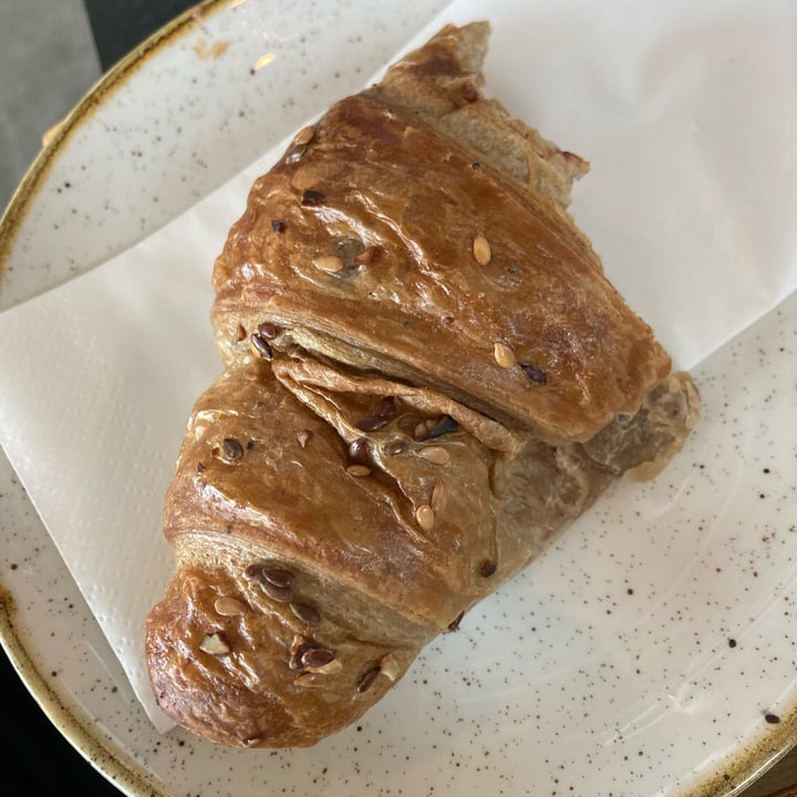 review photo of Lycka vegan croissant with jam shared by @sarachiri on 20 Nov 2022 - review