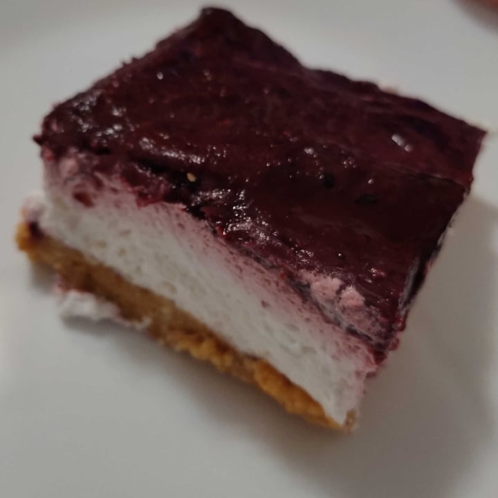 photo of Il Papiro Vegan Cheesecake ai frutti di bosco shared by @ils on  23 Mar 2022 - review
