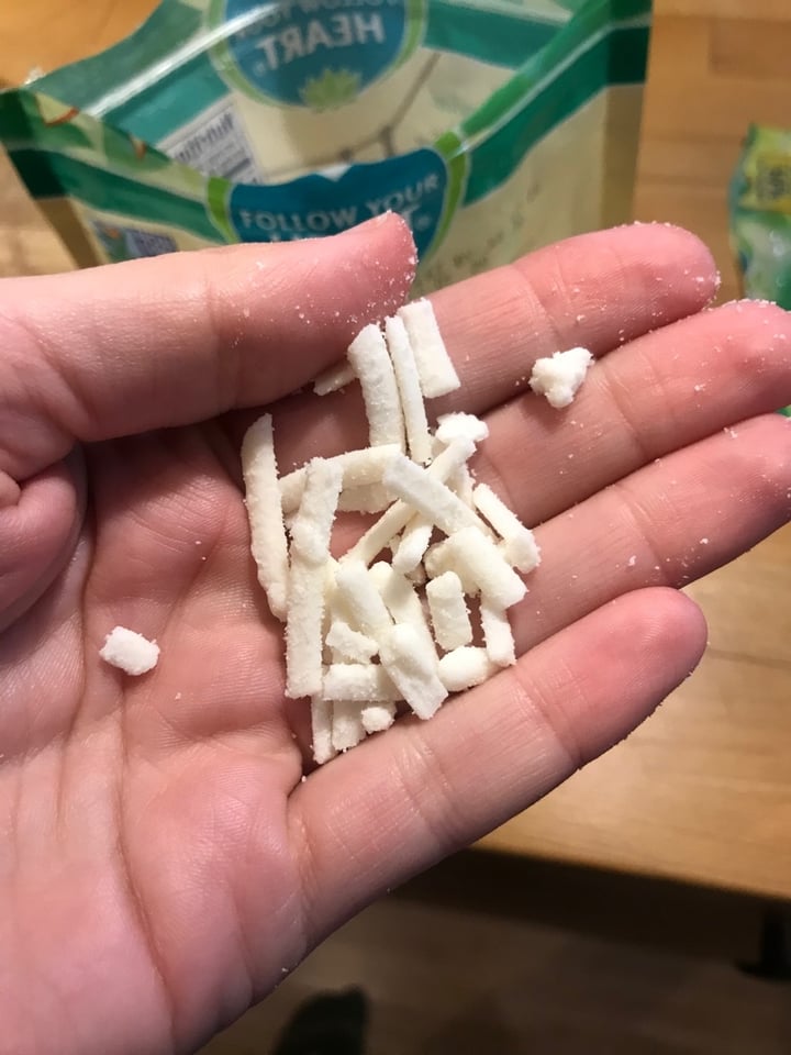 photo of Follow your Heart Dairy-Free Mozzarella Shreds shared by @curvycarbivore on  07 Feb 2020 - review