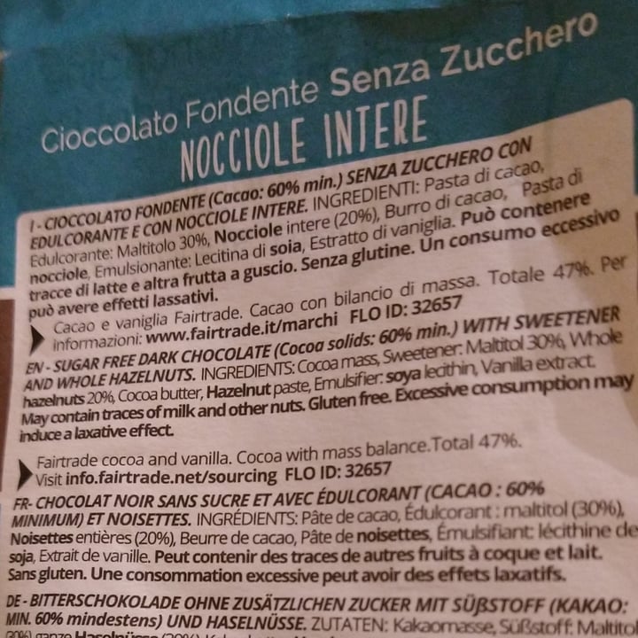 photo of 8tto Chocolates Cioccolato Fondente Senza Zucchero Nocciole Intere shared by @benjidetta on  16 Oct 2022 - review