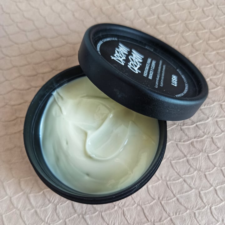 review photo of LUSH Fresh Handmade Cosmetics Dream Cream shared by @saramar on 03 May 2021 - review