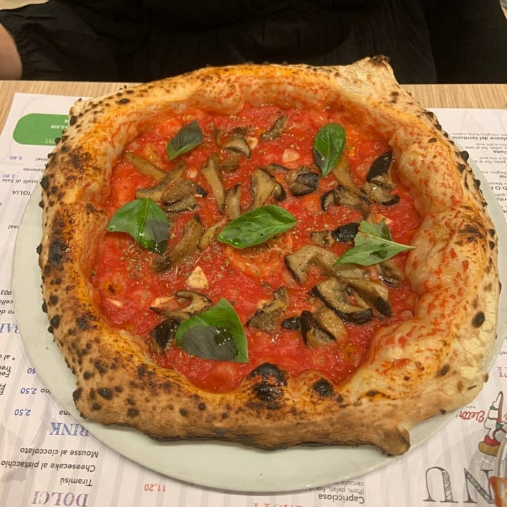 photo of Verace Elettrica Pizza marinara shared by @aculem on  02 May 2022 - review