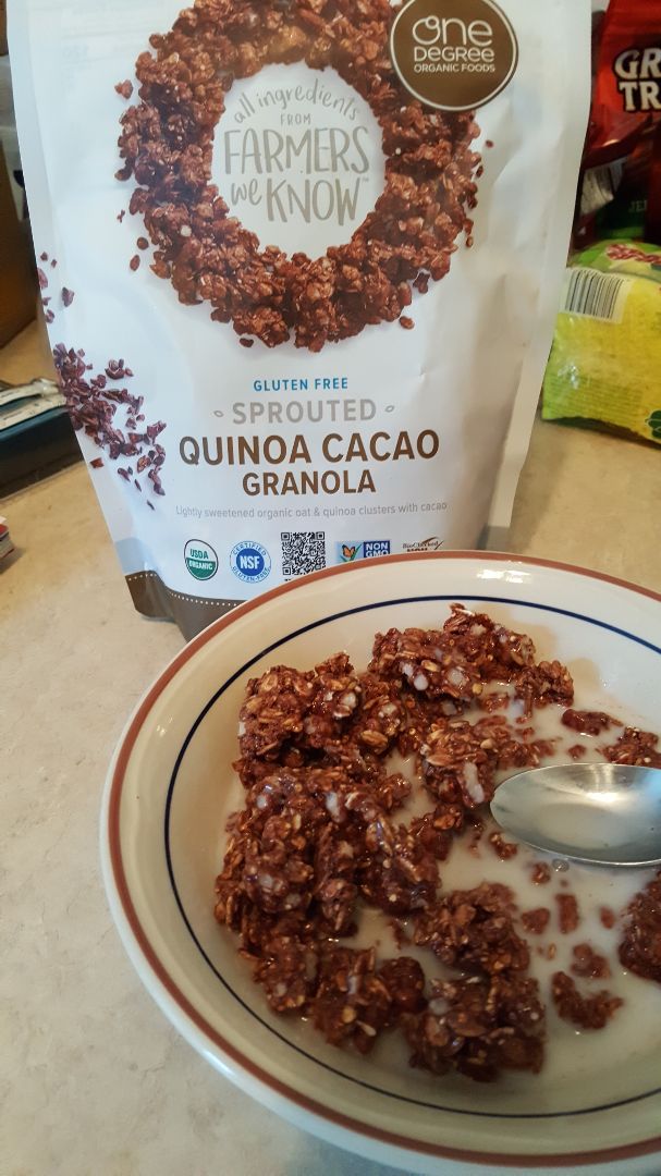 photo of One Degree Organic Foods Sprouted Quinoa Cacao Granola shared by @zimlockamy on  08 Jul 2019 - review