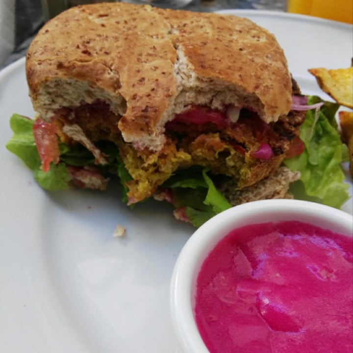 photo of Mandala Hamburguesa Arroz Yamani shared by @delirium on  28 Jul 2020 - review