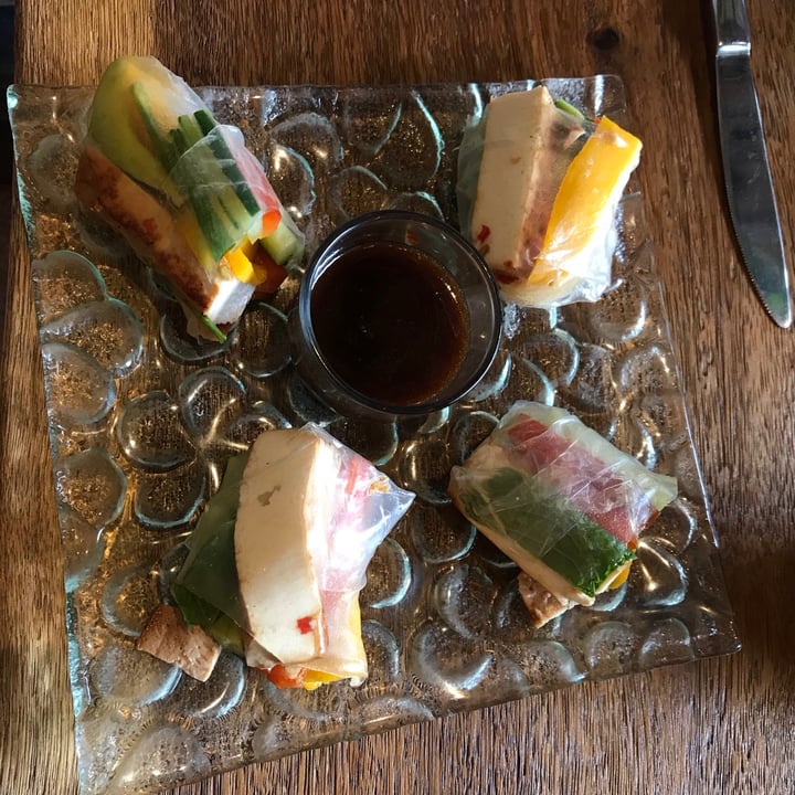 photo of Clear Cafe Rice Paper Rolls shared by @vegan-alien on  20 Jul 2020 - review