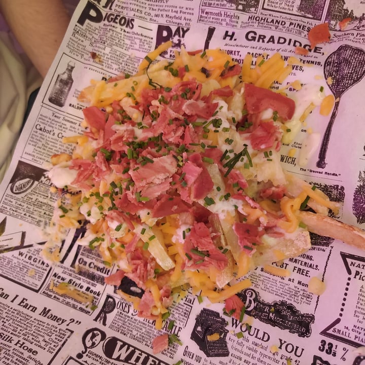 review photo of Freedom Cakes Cheese Vacon Fries shared by @pitufa on 11 Jun 2021 - review