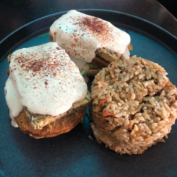 photo of VIBE cafe & health bar Vegan Eggs Benedict shared by @korieander on  20 Mar 2022 - review