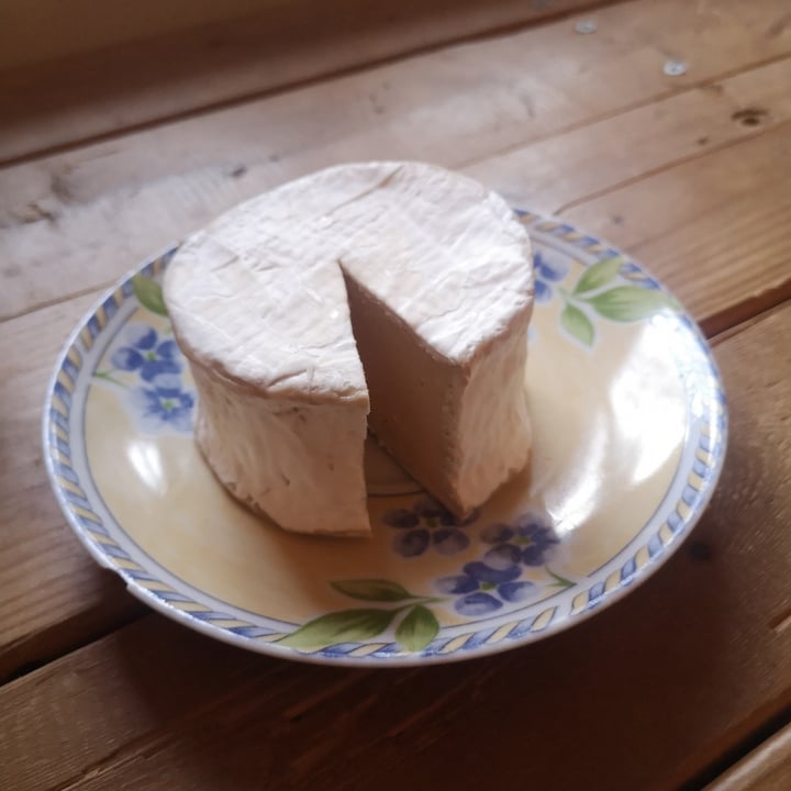 review photo of Nut Grove Cheese Camembert style cheese shared by @ozahhhhh on 24 Dec 2021 - review