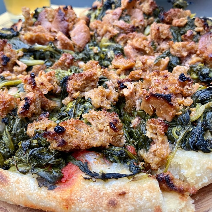 review photo of Birrificio Torino Pizza con salsiccia (vegan) e friarielli shared by @rosalacinesa on 20 Jun 2022 - review