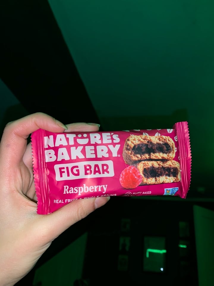 photo of Nature's Bakery Fig Bar Raspberry shared by @gaxcelson on  30 Dec 2019 - review
