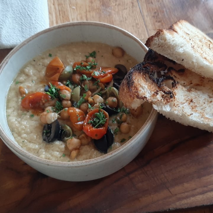 photo of Ours Uluwatu Hummus Bowl shared by @plantsfeelthough on  27 Mar 2021 - review