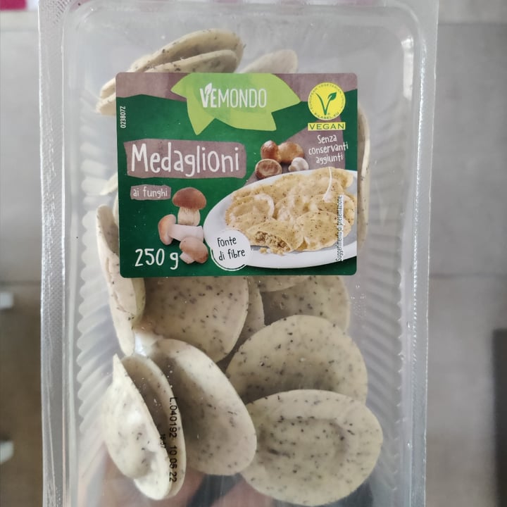 review photo of Vemondo Medaglioni ai funghi shared by @maddslane on 14 Apr 2022 - review