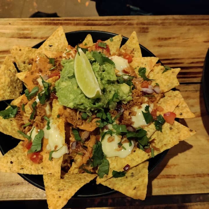 photo of Plant Base Nachos e guacamole shared by @michelabao on  16 Mar 2022 - review