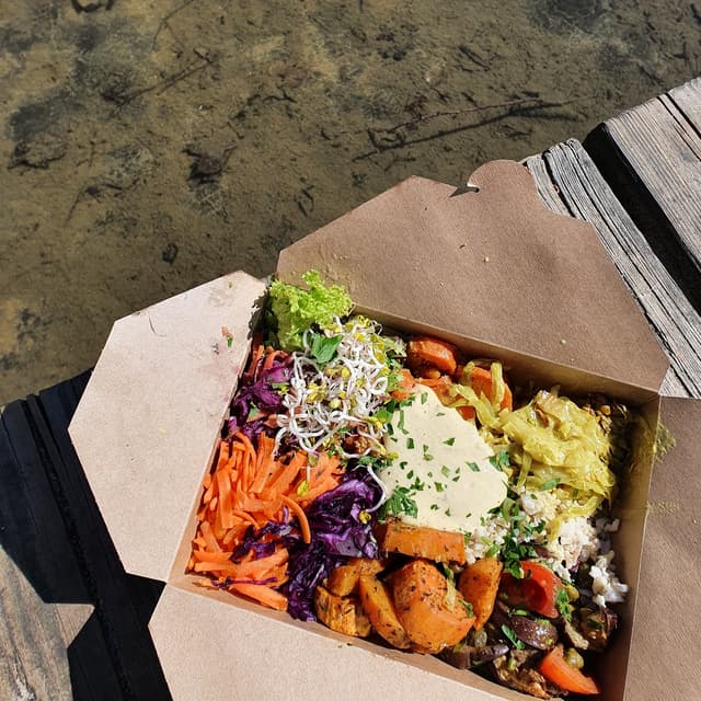 菜肴“Tagesbowl To Go”的照片