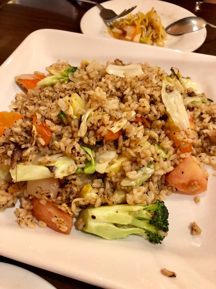 photo of Simple Joy Vegetarian Cuisine Pineapple Fried Rice shared by @alohaanimalsanctuary on  29 Dec 2019 - review