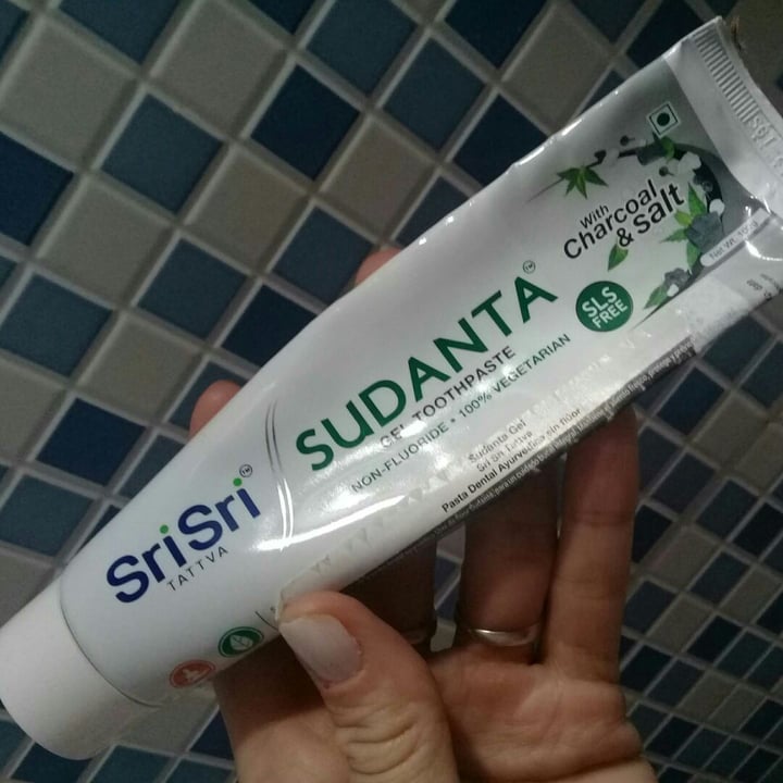 photo of SriSri Tattva Pasta Dental Ayurvédica Sudanta en Gel shared by @carolina86 on  28 Nov 2019 - review