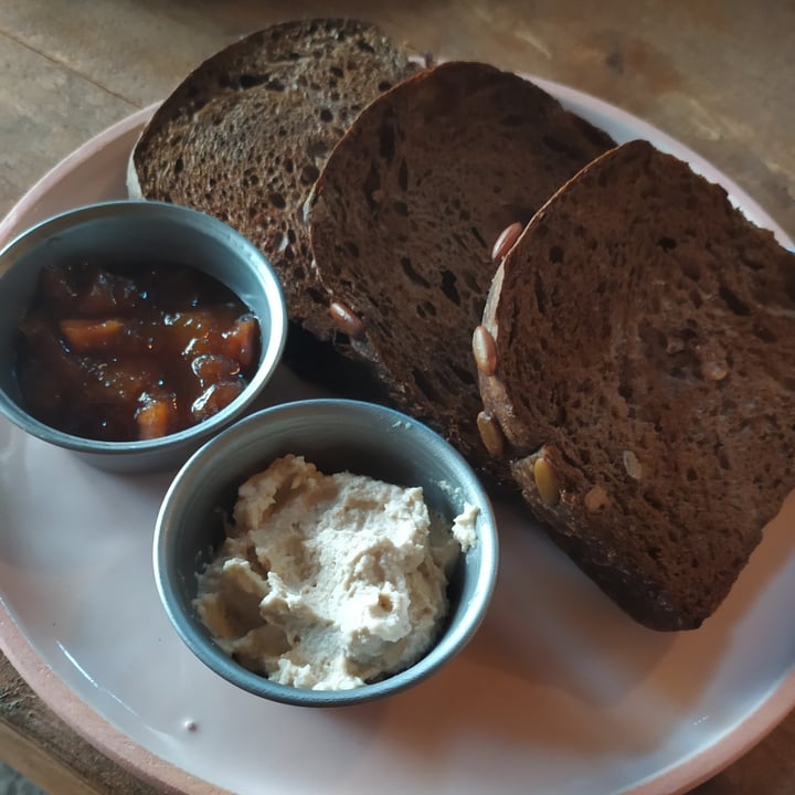 photo of YUNGA Café Tostadas Con Queso Y Mermelada shared by @adeflaiban on  17 Mar 2021 - review