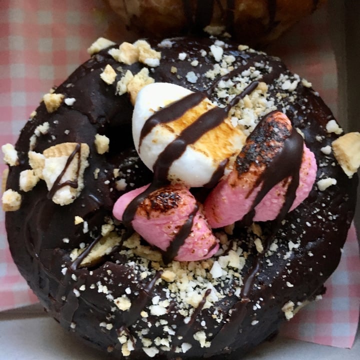 photo of Rumsy's Noose S’mores Donut shared by @mailidyer on  13 Jul 2020 - review