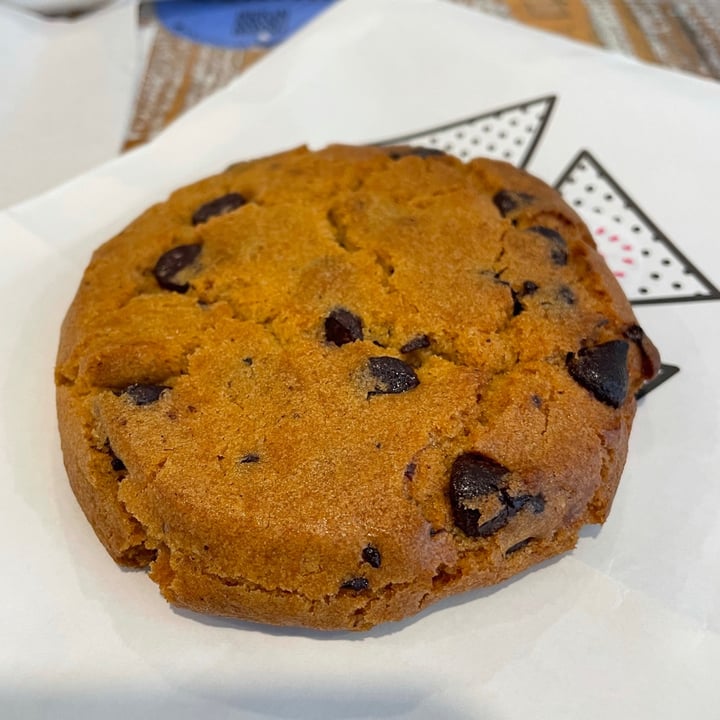 photo of Beatnic - Back Bay Chocolate Chip Cookie shared by @zoeadamopoulos on  21 Aug 2021 - review