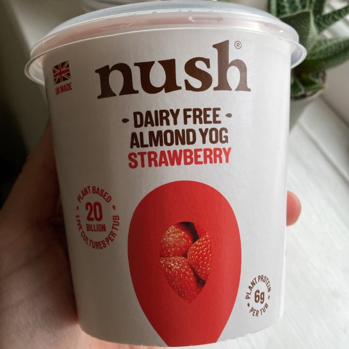 photo of Nush Almond Milk Yog Strawberry shared by @laurensplate on  14 Nov 2022 - review