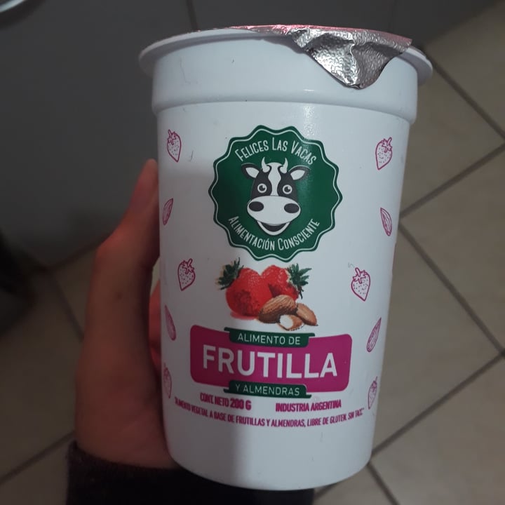 review photo of Felices Las Vacas Yogurt sabor Frutilla shared by @duquesavegana on 28 May 2020 - review