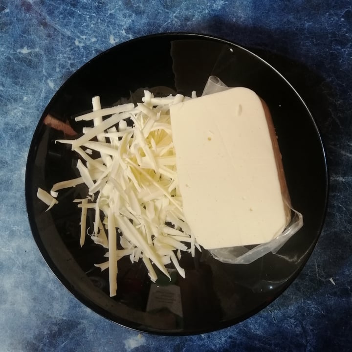 review photo of Mama’s Mozza Vegetal Queso Vegetal Mama's Mozza shared by @kariina on 19 Jul 2021 - review