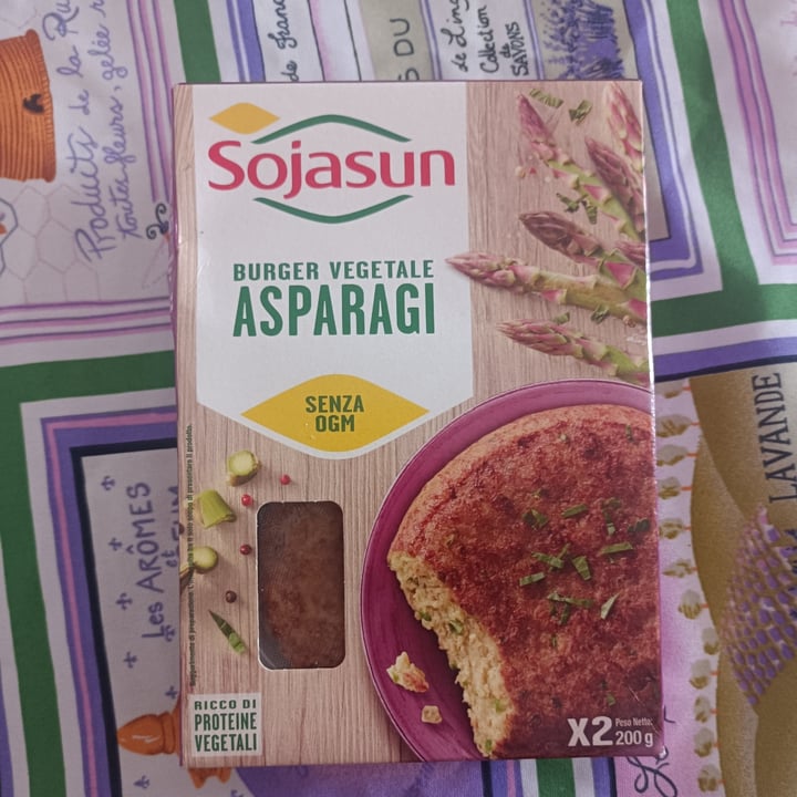 review photo of Sojasun Burger Vegetale Asparagi shared by @marialetizialicino on 24 Apr 2022 - review