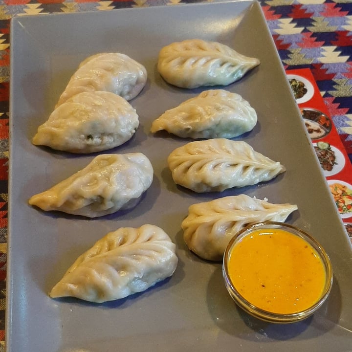 review photo of BHETGHAT RESTAURANT guiozas vegetais shared by @cawcaw on 03 Dec 2022 - review