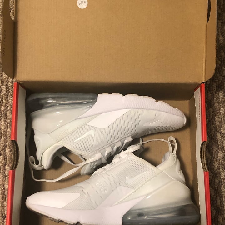 photo of Nike Nike Air Max 270 shared by @kaorytobias on  18 Jan 2022 - review