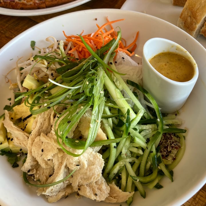 photo of California Pizza Kitchen at Mililani Banh mi salad with plant based chicken shared by @sgrande on  12 Oct 2021 - review