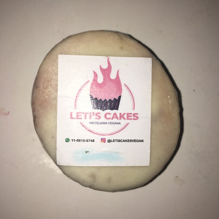 review photo of Leti's cakes Alfajor De Chocolate Blanco Relleno De Marroc shared by @magsss on 03 Nov 2021 - review