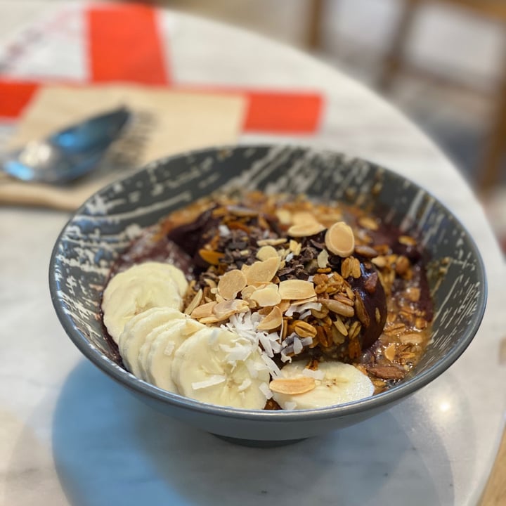 photo of Haakon Superfoods and Juice Nut Butter and Açai Bowl shared by @cocothekoala on  04 Nov 2020 - review