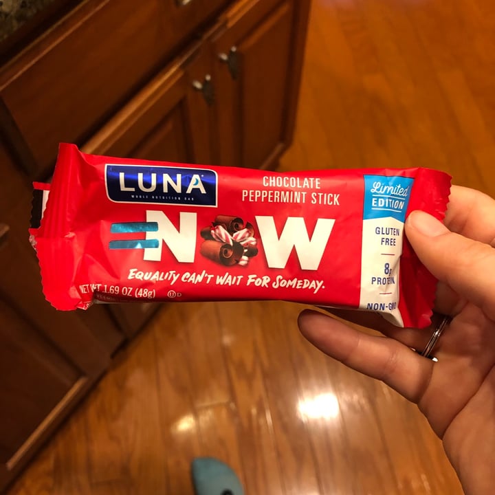 photo of Clif Bar Chocolate Peppermint Stick Luna Bar shared by @samsearles on  24 Sep 2020 - review