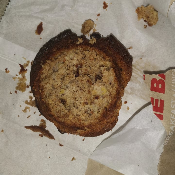 photo of vida e caffè Sunningdale Banana, Date & Nut Butter Muffin shared by @lunascorner on  11 Aug 2022 - review