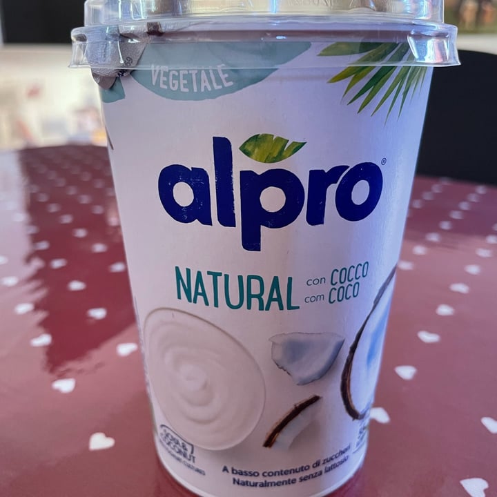 photo of Alpro Natural Con Coco Yogurt shared by @laceliacavegana on  10 Jul 2022 - review