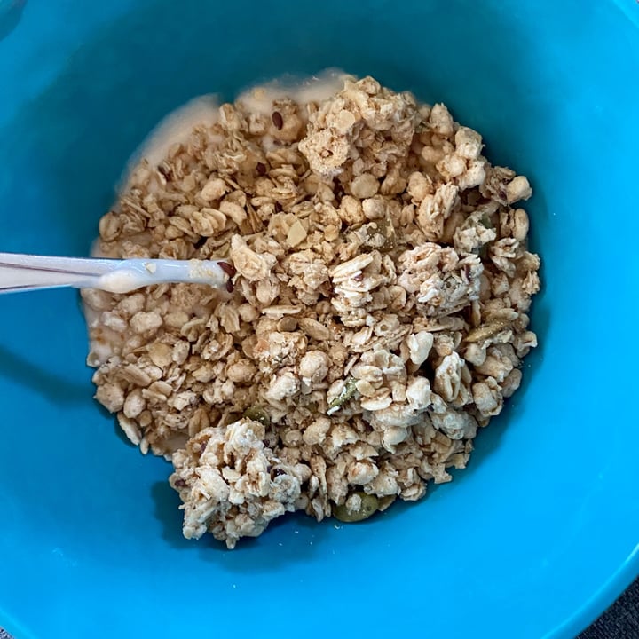 photo of Nature’s Path Organic Pumpkin Seed & Flax Granola shared by @sandrews on  07 Dec 2022 - review