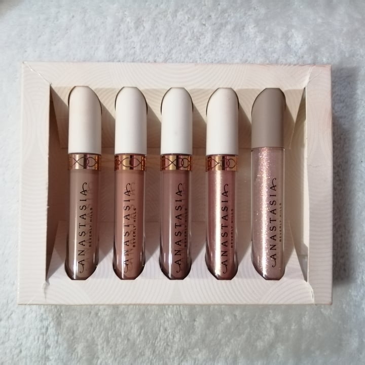 photo of Anastasia Beverly Hills Lip set. Undressed shared by @akahai on  24 Jan 2021 - review
