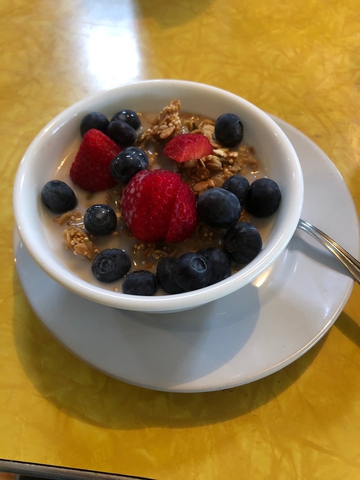 photo of Flora Kitchenette Granola and fruit bowl shared by @mayabates on  20 Mar 2020 - review