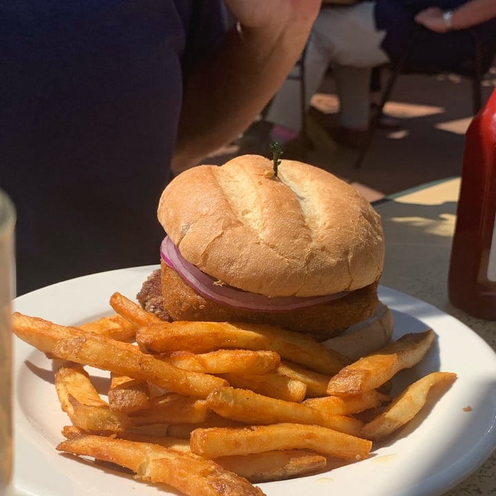 review photo of Upland Brewing Co Three Little Twigs shared by @jeremytheape on 15 Jul 2022 - review