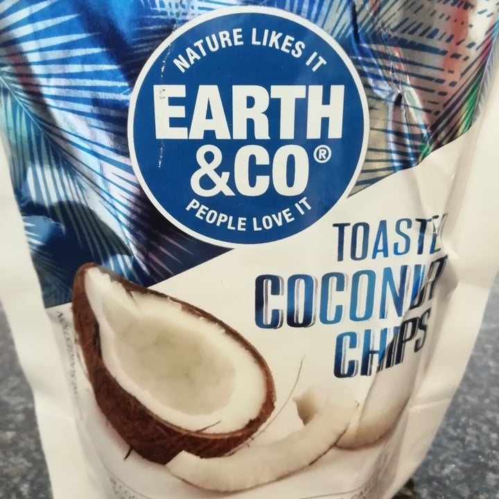 photo of Earth & Co Toasted coconut chips shared by @rachelglass on  17 Aug 2020 - review