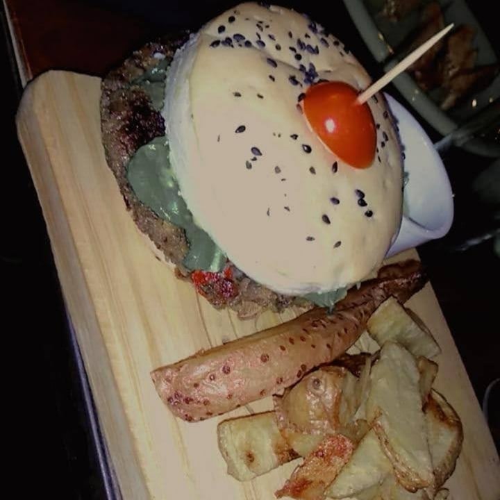 review photo of El Malón BEER & FOOD Hamburguesa Vegana shared by @fary on 27 Feb 2021 - review