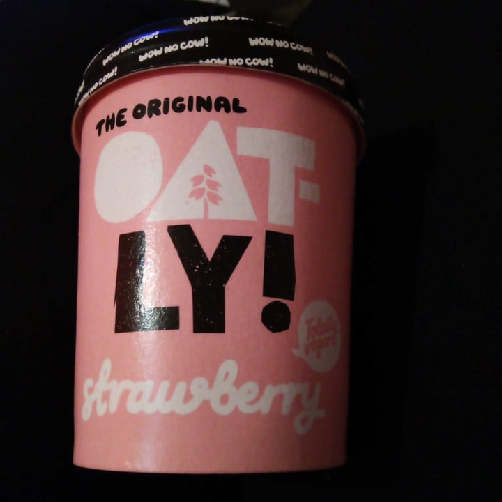 photo of Oatly Strawberry Ice Cream shared by @veganjaybee on  04 Apr 2020 - review