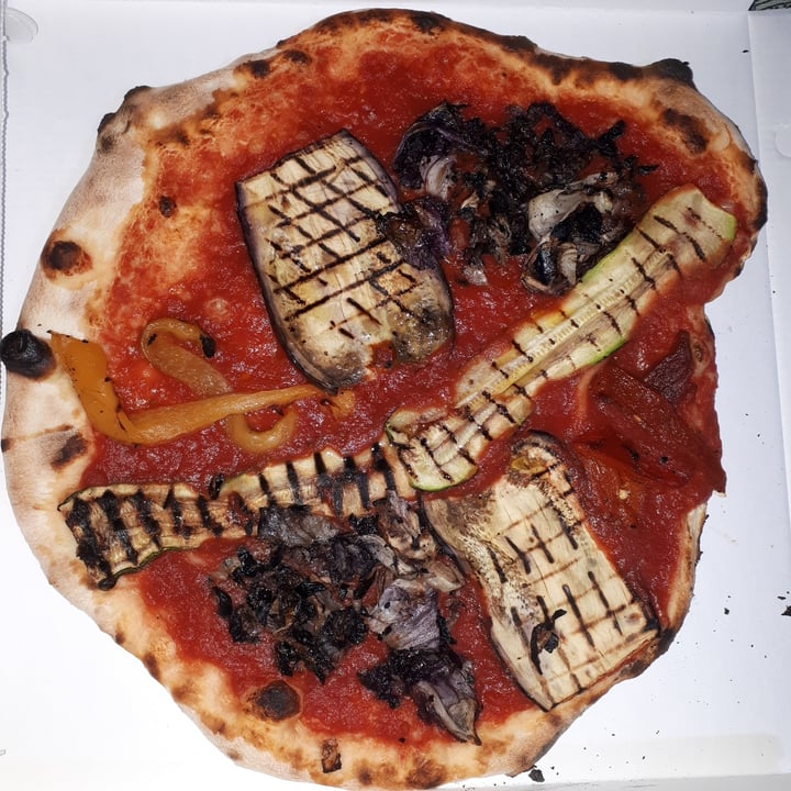 photo of La Vera Smorfia pizza rossa con verdure grigliate shared by @bdpveg on  12 Jun 2022 - review