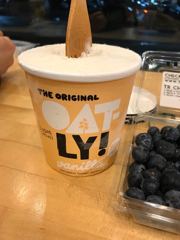 photo of Oatly Vanilla Ice Cream shared by @earthtostacy on  30 Dec 2019 - review